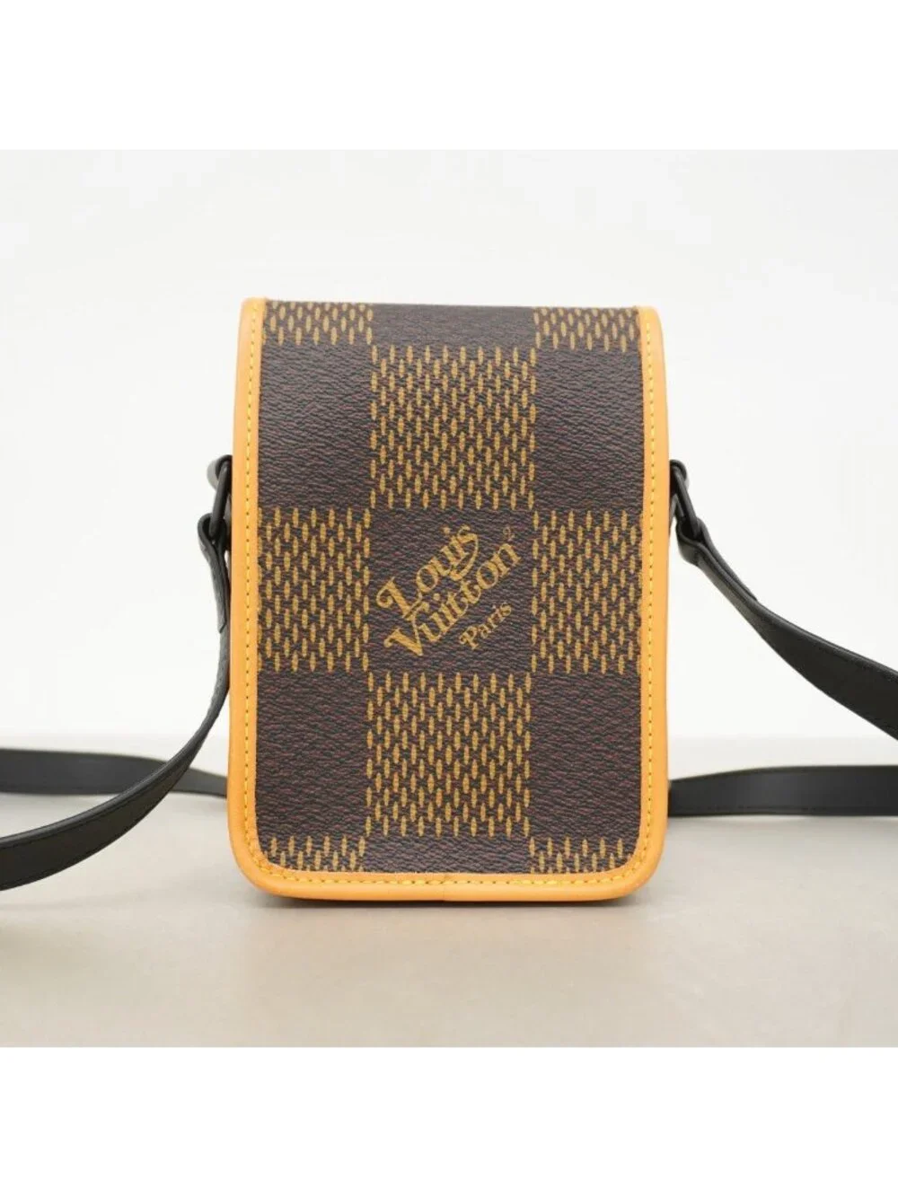 Louis Vuitton Shoulder Bag Damier Giant Amazon Messenger Brown